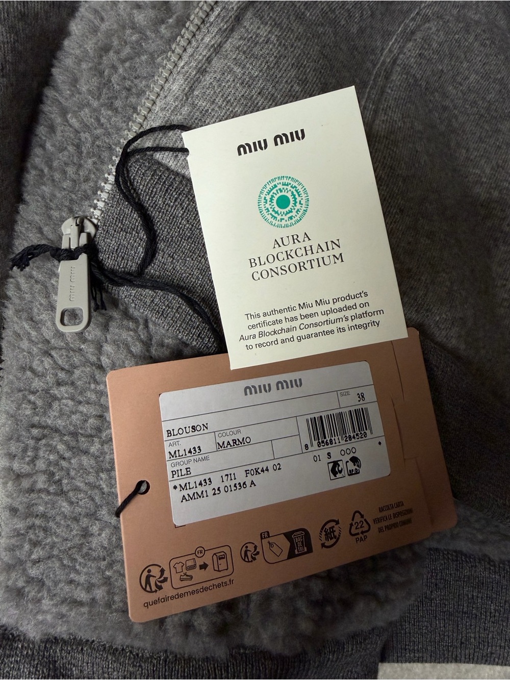 Miu Miu Cashmere Fleece Hoodie Jacket / Zip-Up Blouson in the beautiful Marmo - Picture 14 of 16